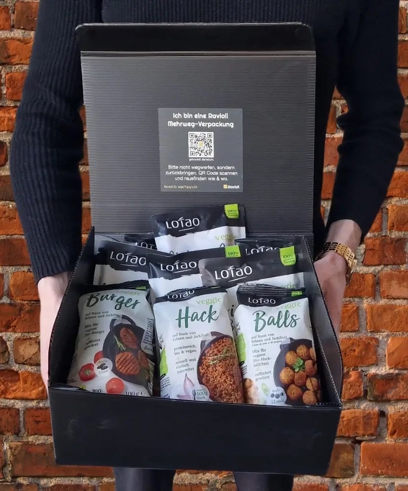 Foto einer wiederverwendbaren Ravioli-Verpackung gefüllt mit Produkten von Lotao.